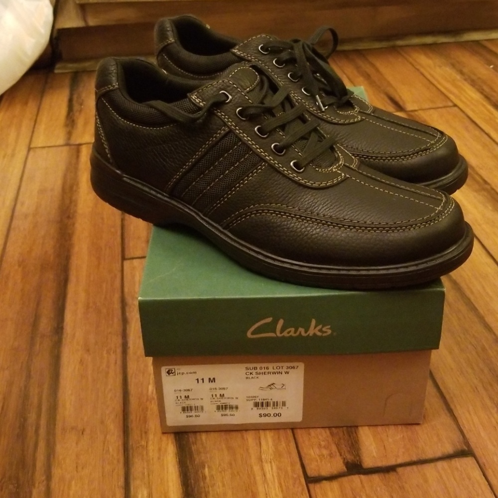 Men's black Clark's